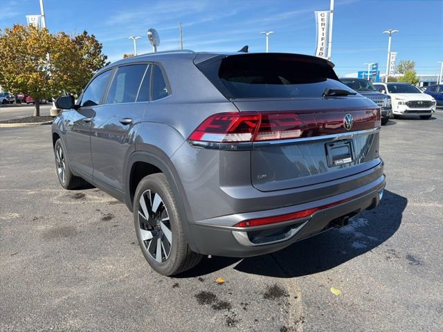 Used 2024 Volkswagen Atlas Cross Sport SE image 4