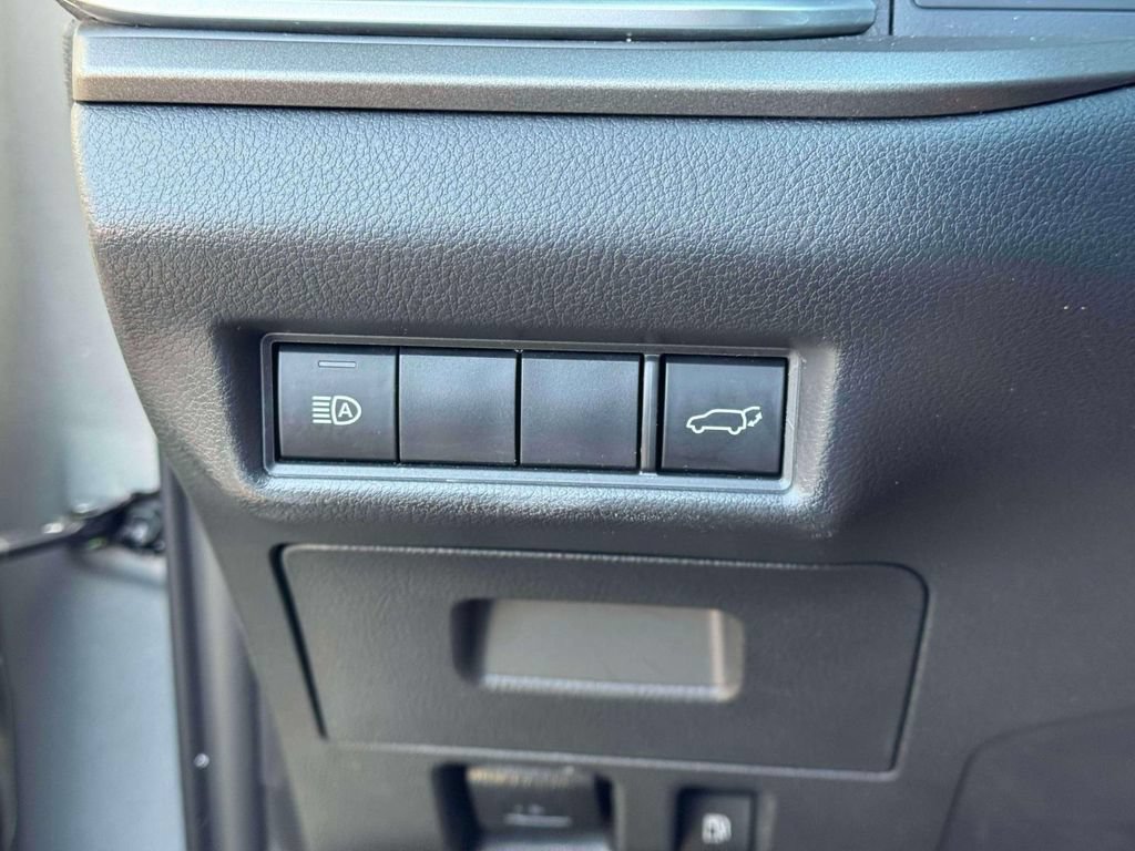 Used 2025 Toyota Grand Highlander AWD image 21