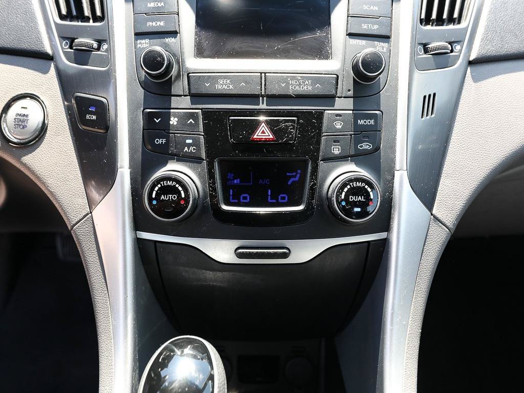 Used 2015 Hyundai Sonata Hybrid FWD image 18