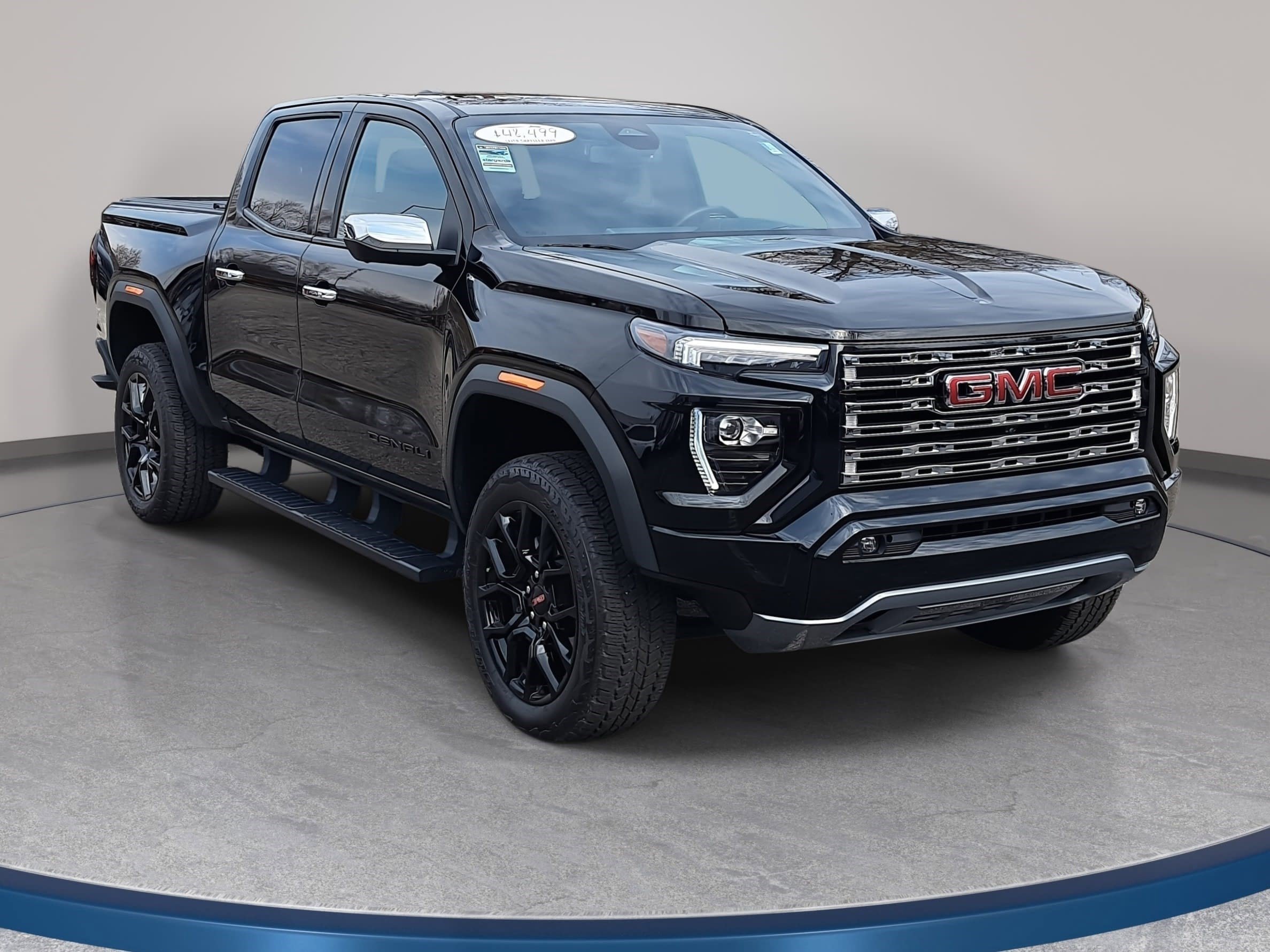 Used 2025 GMC Canyon Denali w/ LPO, Denali Black Edition image 3