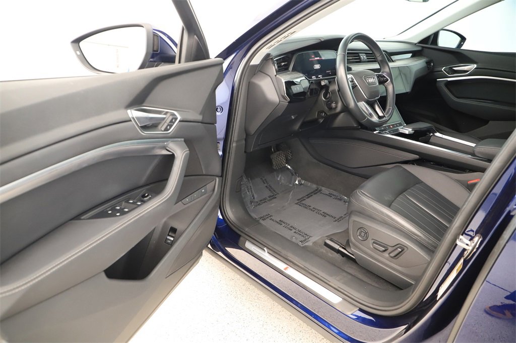 Certified 2022 Audi e-tron Premium image 14