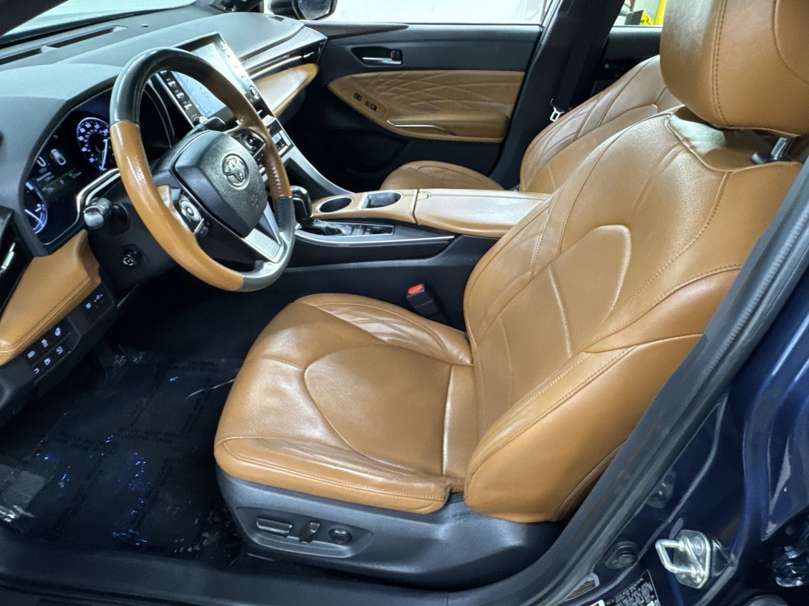 Used 2020 Toyota Avalon Limited w/ Advanced Safety Package FWD image 16