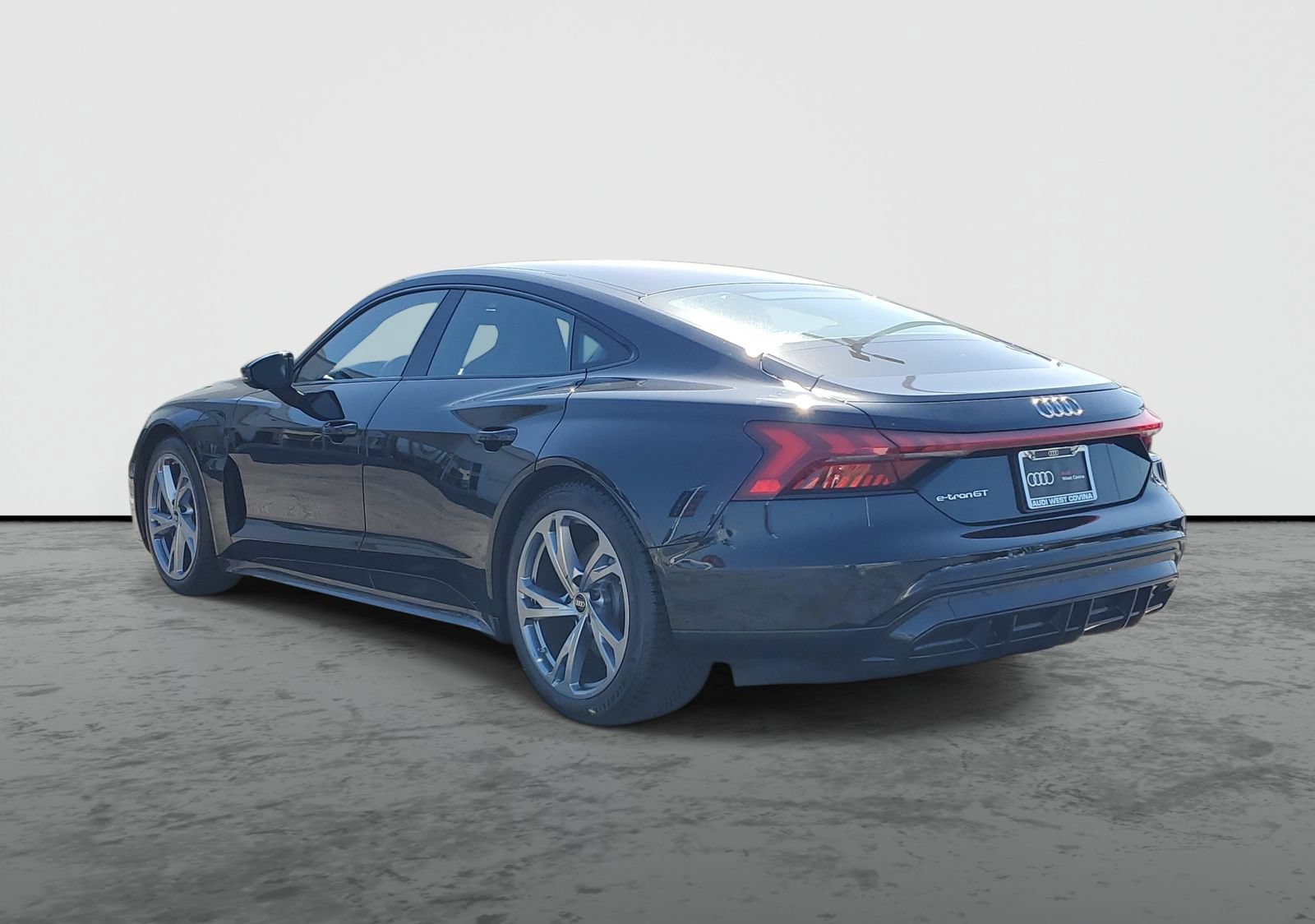 Used 2023 Audi e-tron GT Prestige AWD/4WD image 3