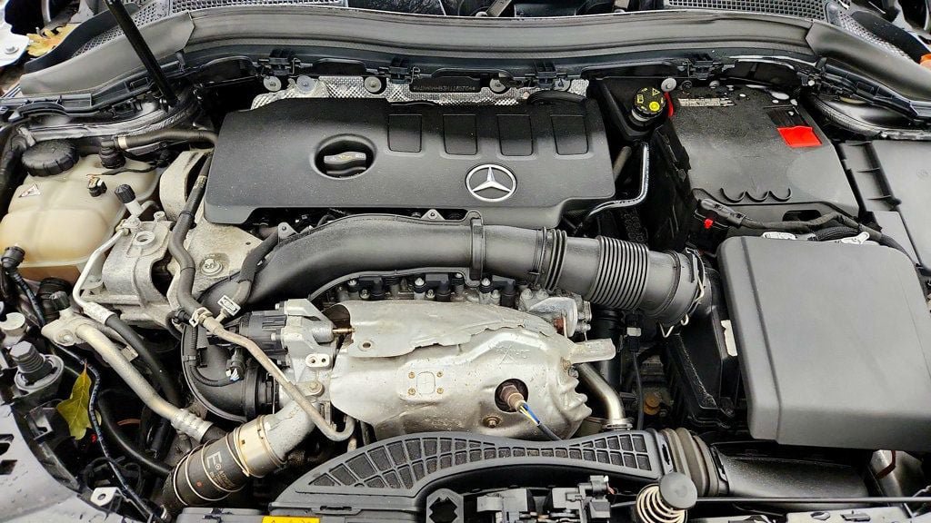 Used 2021 Mercedes-Benz GLA 250 4MATIC w/ Premium Package image 23