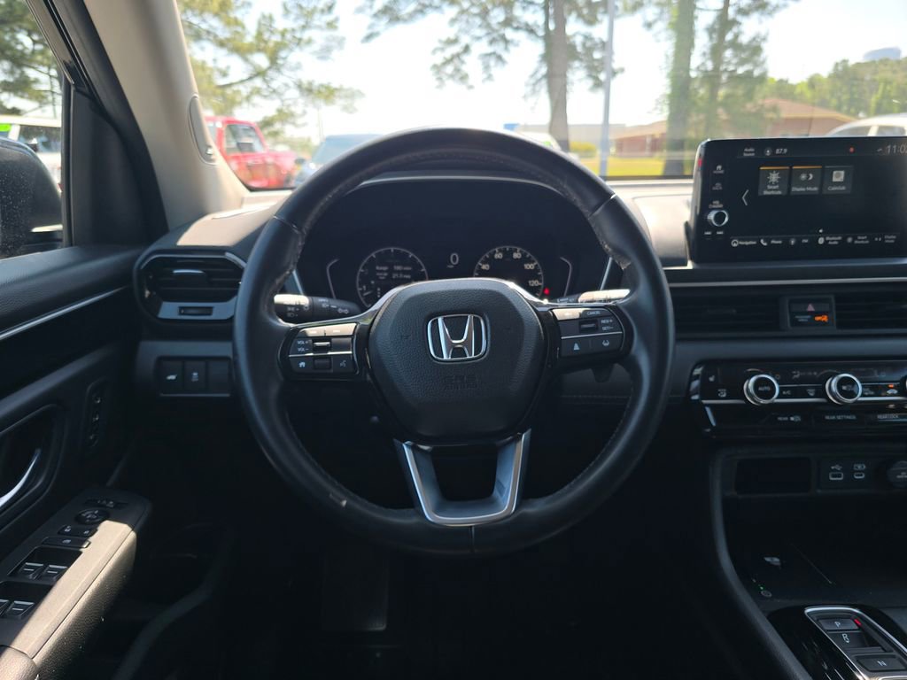 Used 2023 Honda Pilot Touring image 13