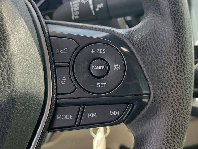 Used 2020 Toyota Camry LE image 31