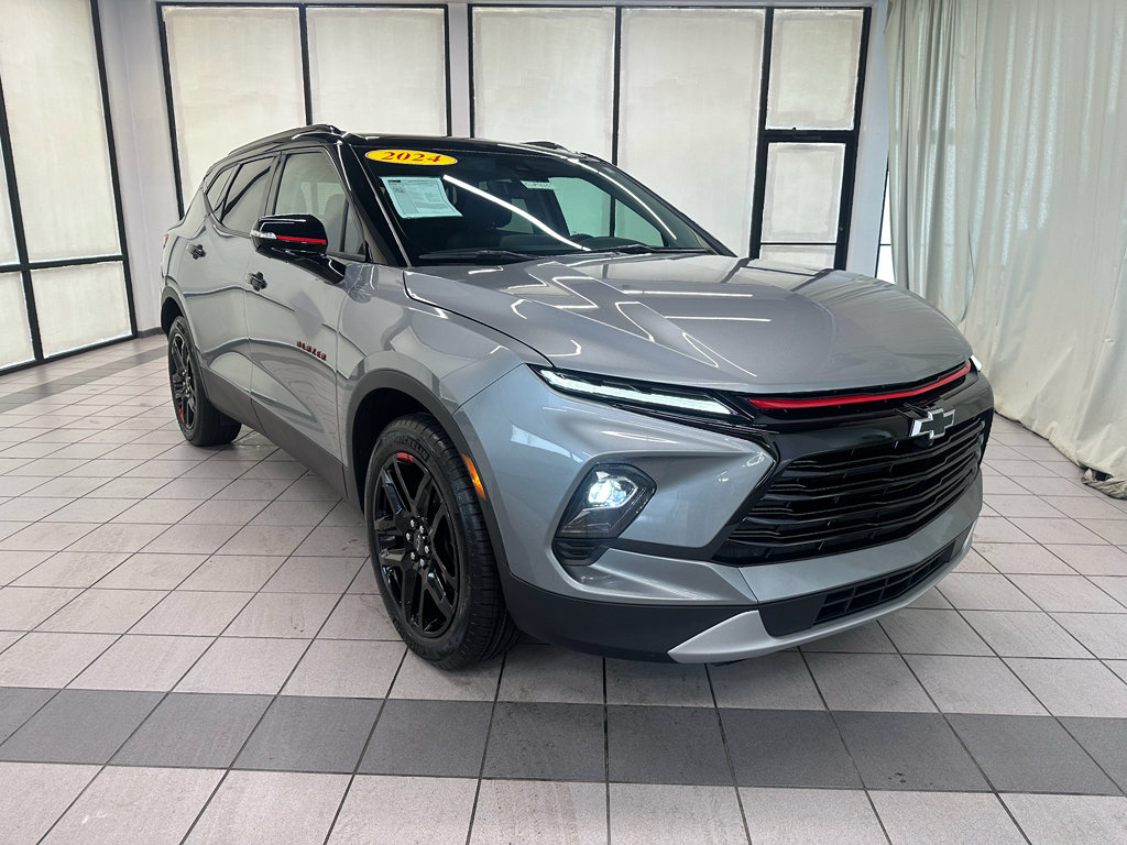 Used 2024 Chevrolet Blazer LT w/ Sound & Technology Package AWD/4WD image 2