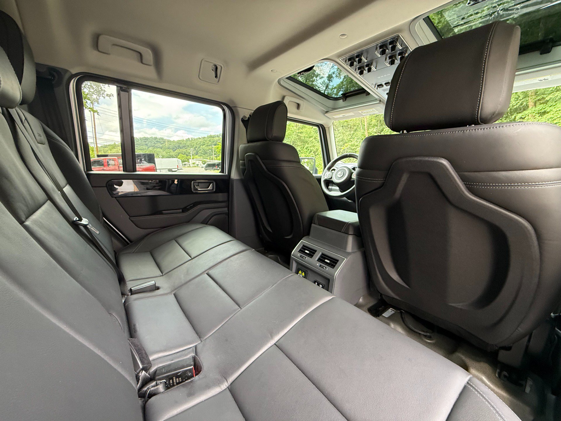 Used 2024 INEOS Grenadier Station Wagon AWD/4WD image 18