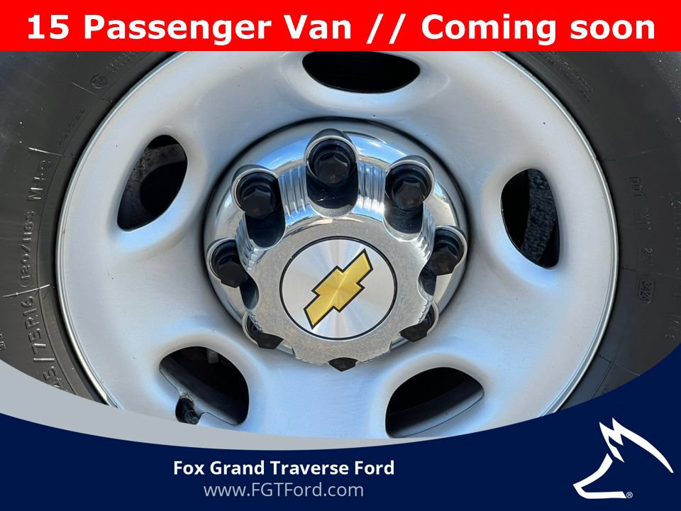 Used 2025 Chevrolet Express 3500 LT w/ LT Preferred Equipment Group RWD image 7