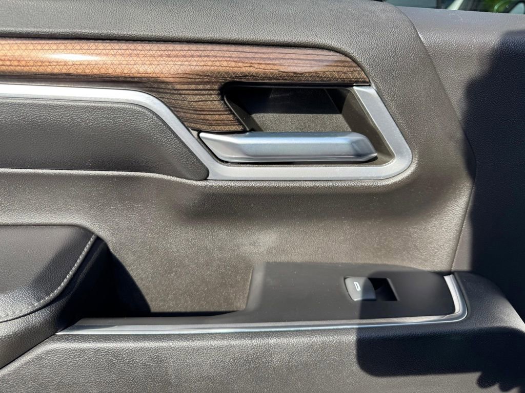 Used 2023 Chevrolet Silverado 1500 LT AWD/4WD image 18