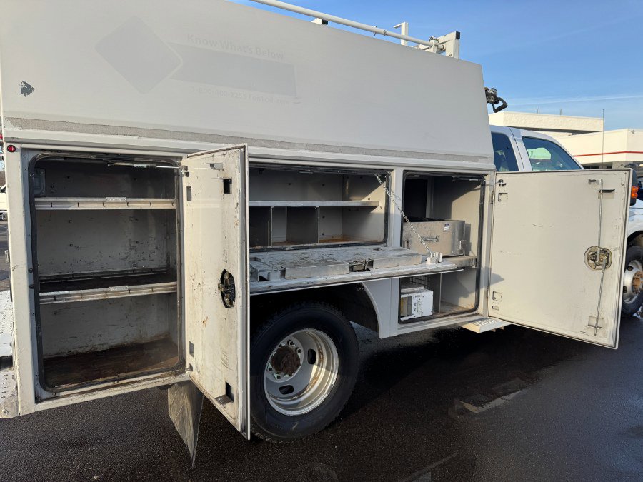 Used 2015 Ford F350 XLT w/ Trailer-Tow Prep Package image 9