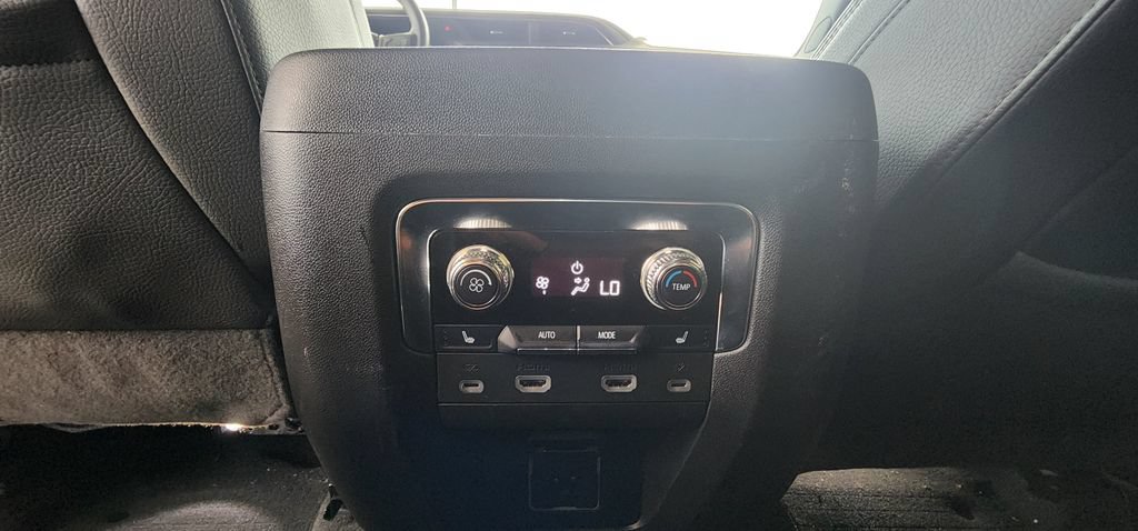 Used 2024 GMC Yukon Denali AWD/4WD image 21