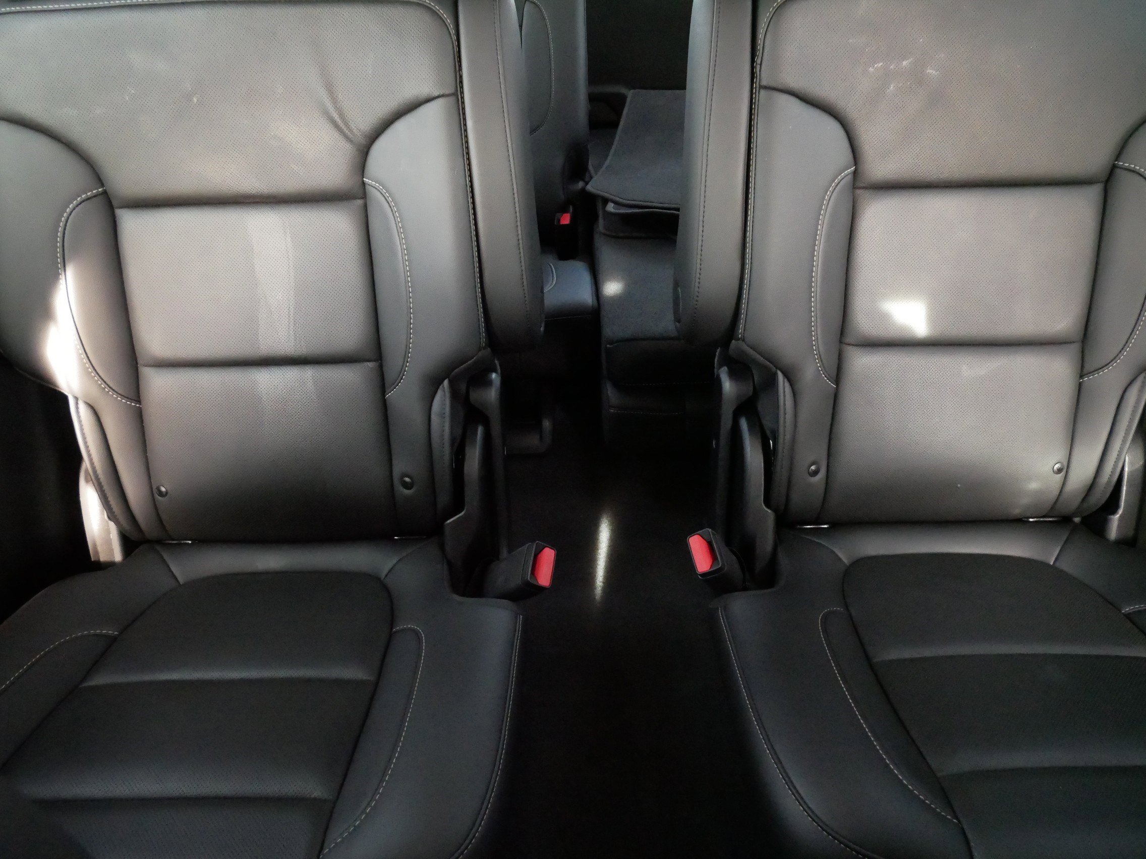 Used 2023 GMC Acadia SLT w/ Preferred Package image 13