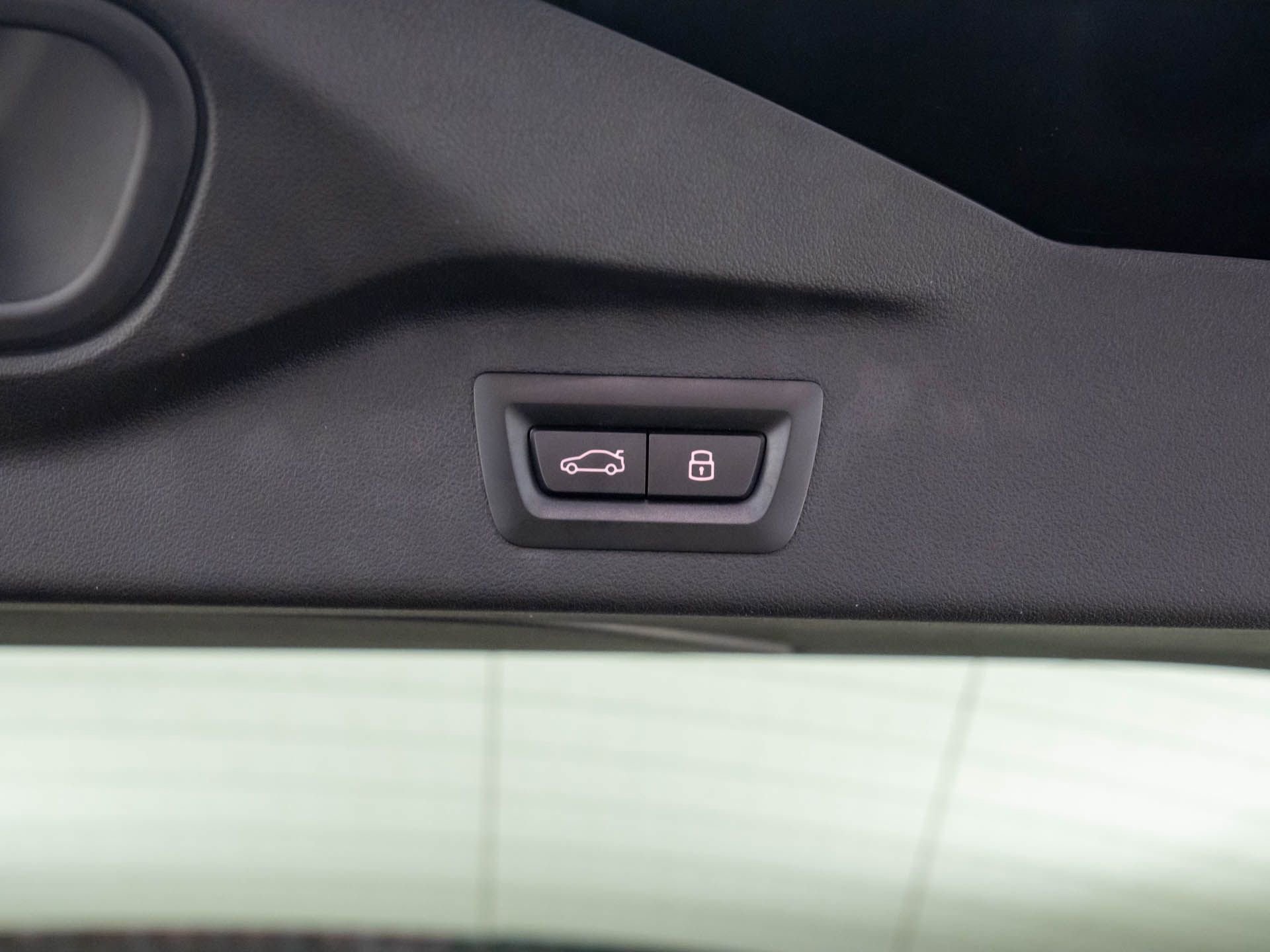 Certified 2025 BMW X7 xDrive40i w/ Premium Package image 34