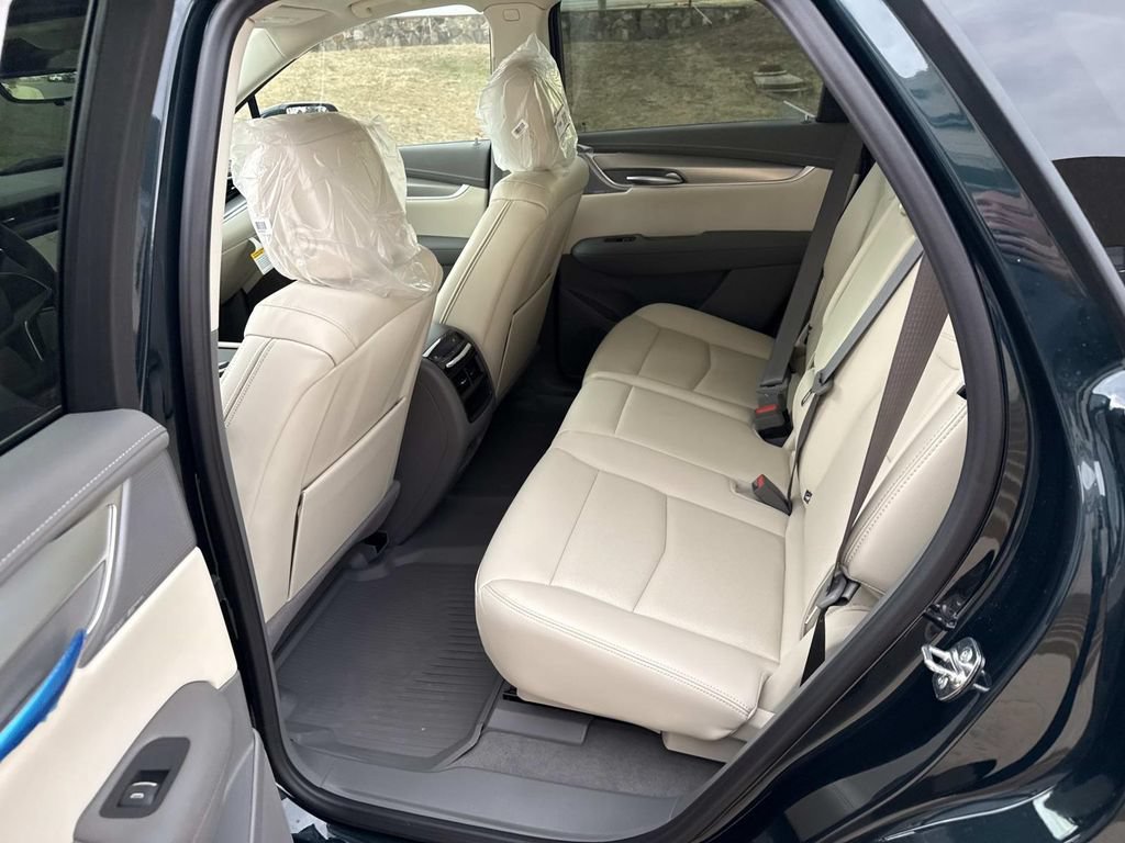 New 2026 Cadillac XT5 Premium Luxury w/ Driver Assist Package AWD/4WD image 9