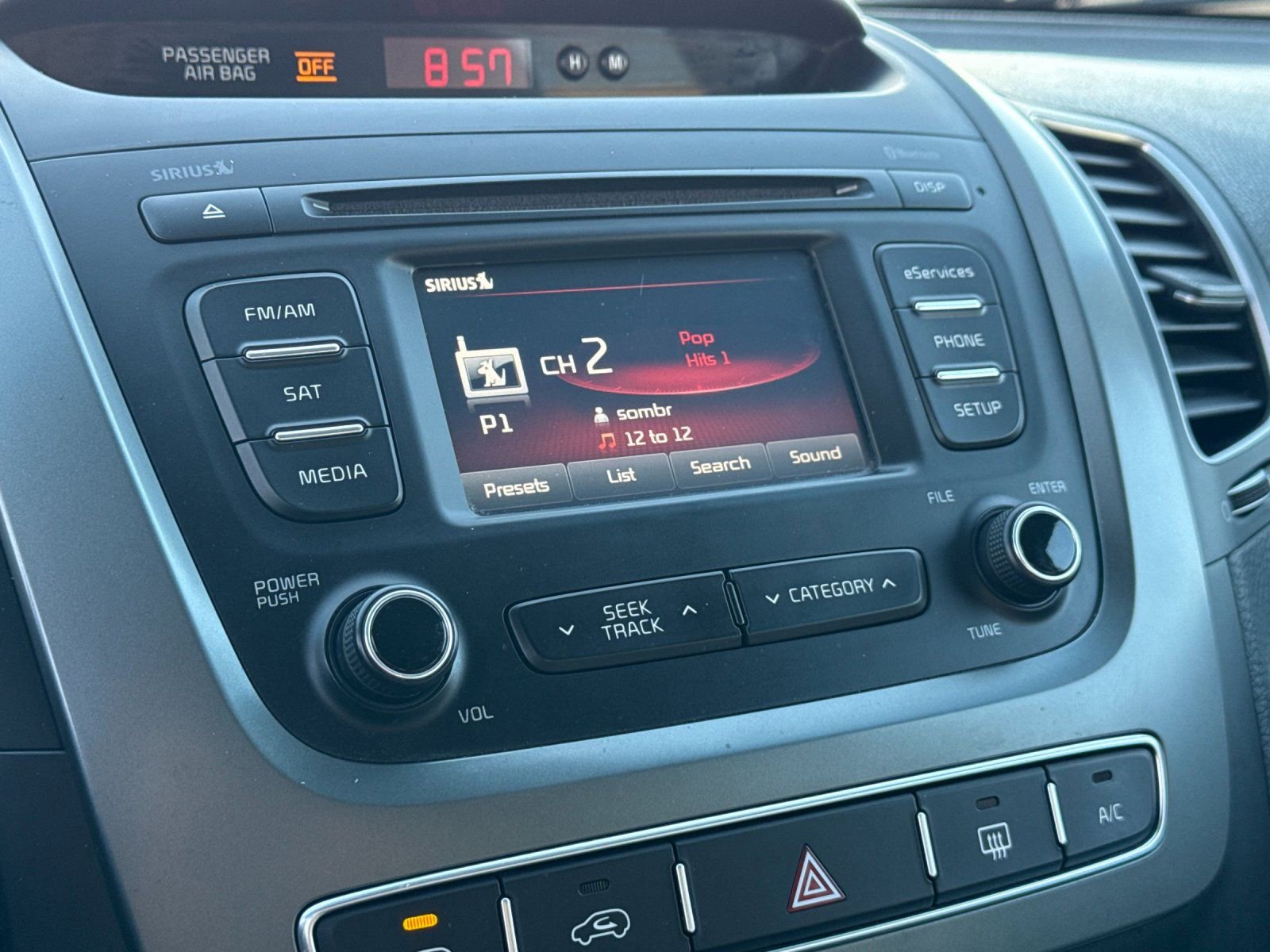 Used 2014 Kia Sorento LX image 19