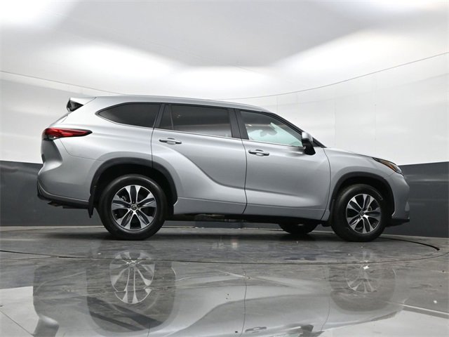 Used 2023 Toyota Highlander L image 39