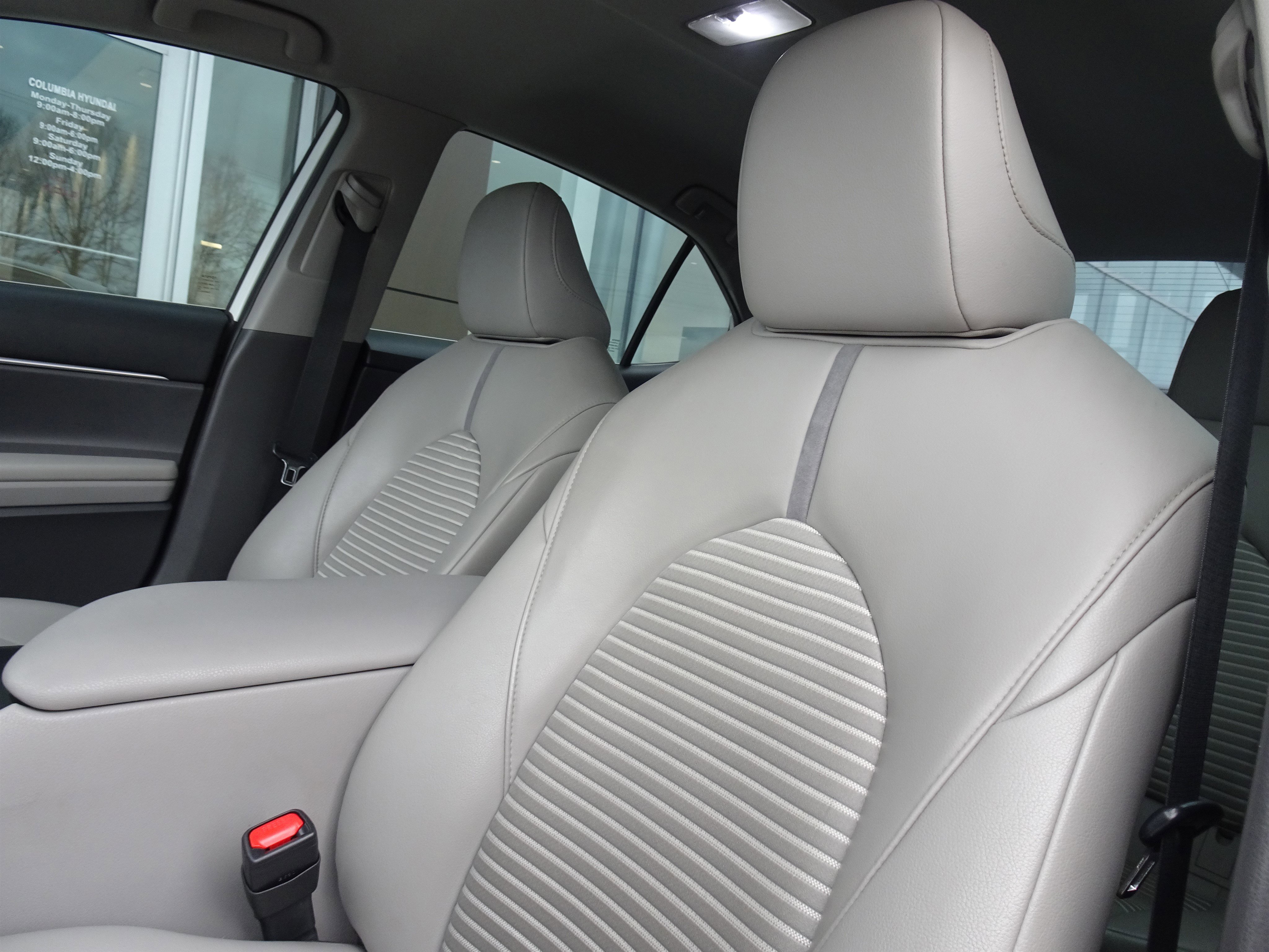 Used 2020 Toyota Camry SE image 10