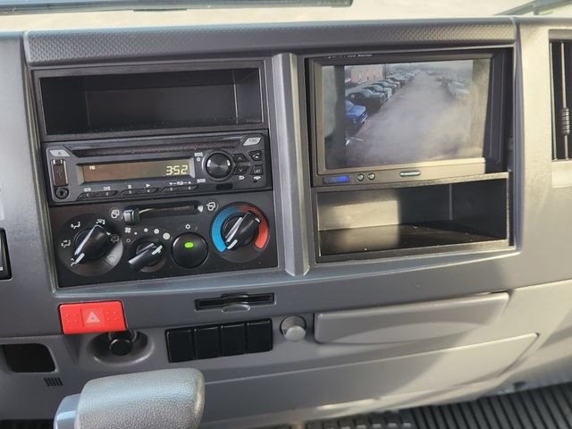 Used 2021 Isuzu NPR RWD image 10