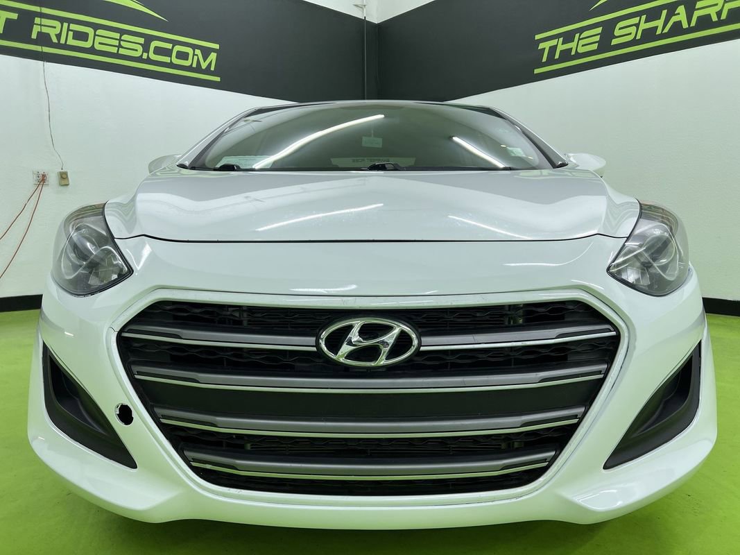 Used 2016 Hyundai Elantra GT FWD image 3