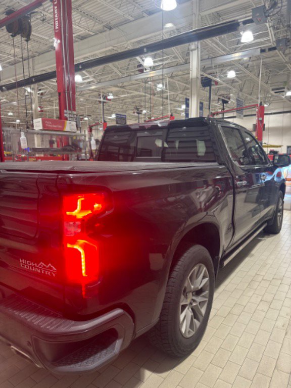 Used 2021 Chevrolet Silverado 1500 High Country w/ Technology Package image 40