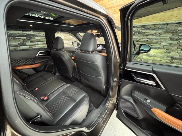 Used 2022 Mitsubishi Outlander SEL AWD/4WD image 44