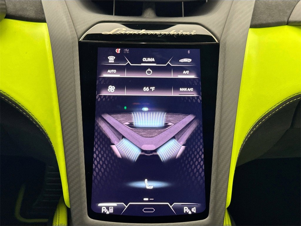 Used 2024 Lamborghini Revuelto image 15