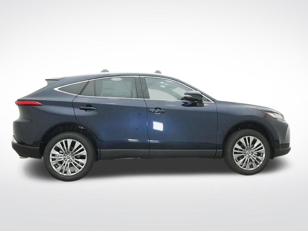 Used 2024 Toyota Venza XLE AWD/4WD image 30
