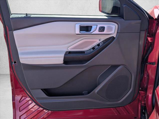 Used 2020 Ford Explorer Platinum w/ Premium Technology Package image 11