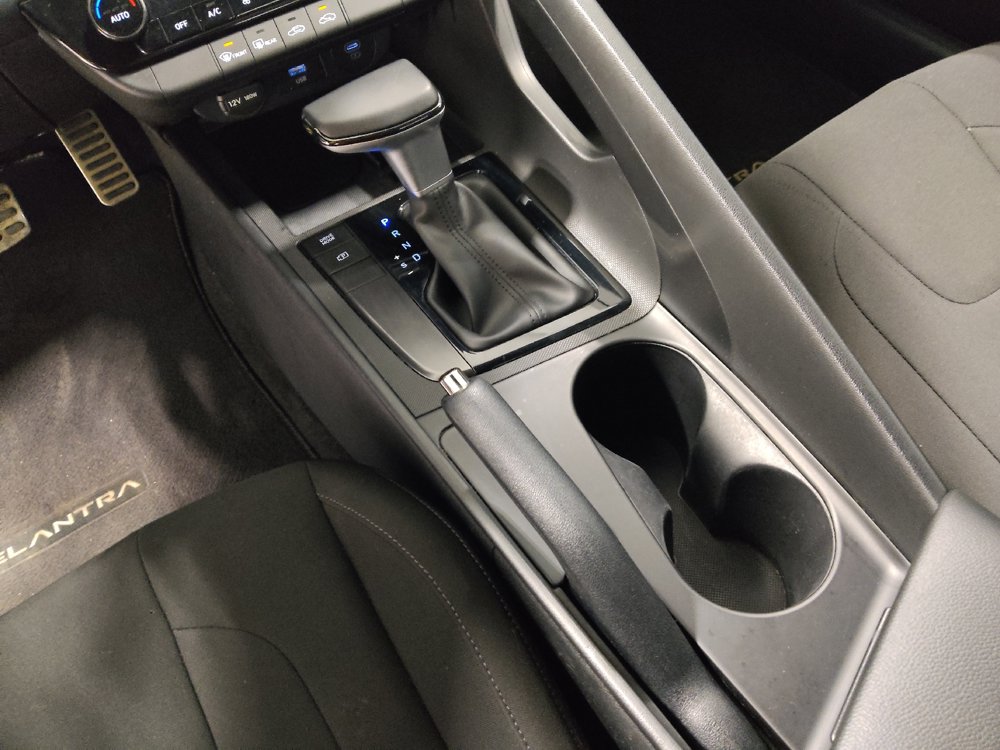 Used 2025 Hyundai Elantra Sport FWD image 26