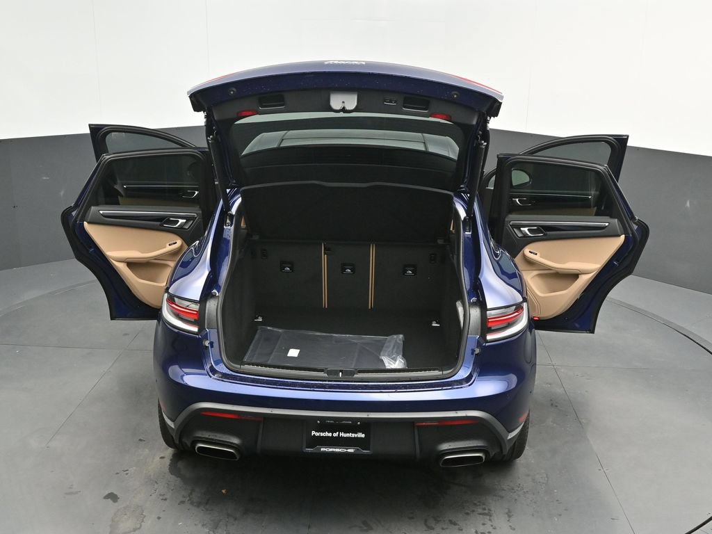 Certified 2026 Porsche Macan AWD/4WD image 44