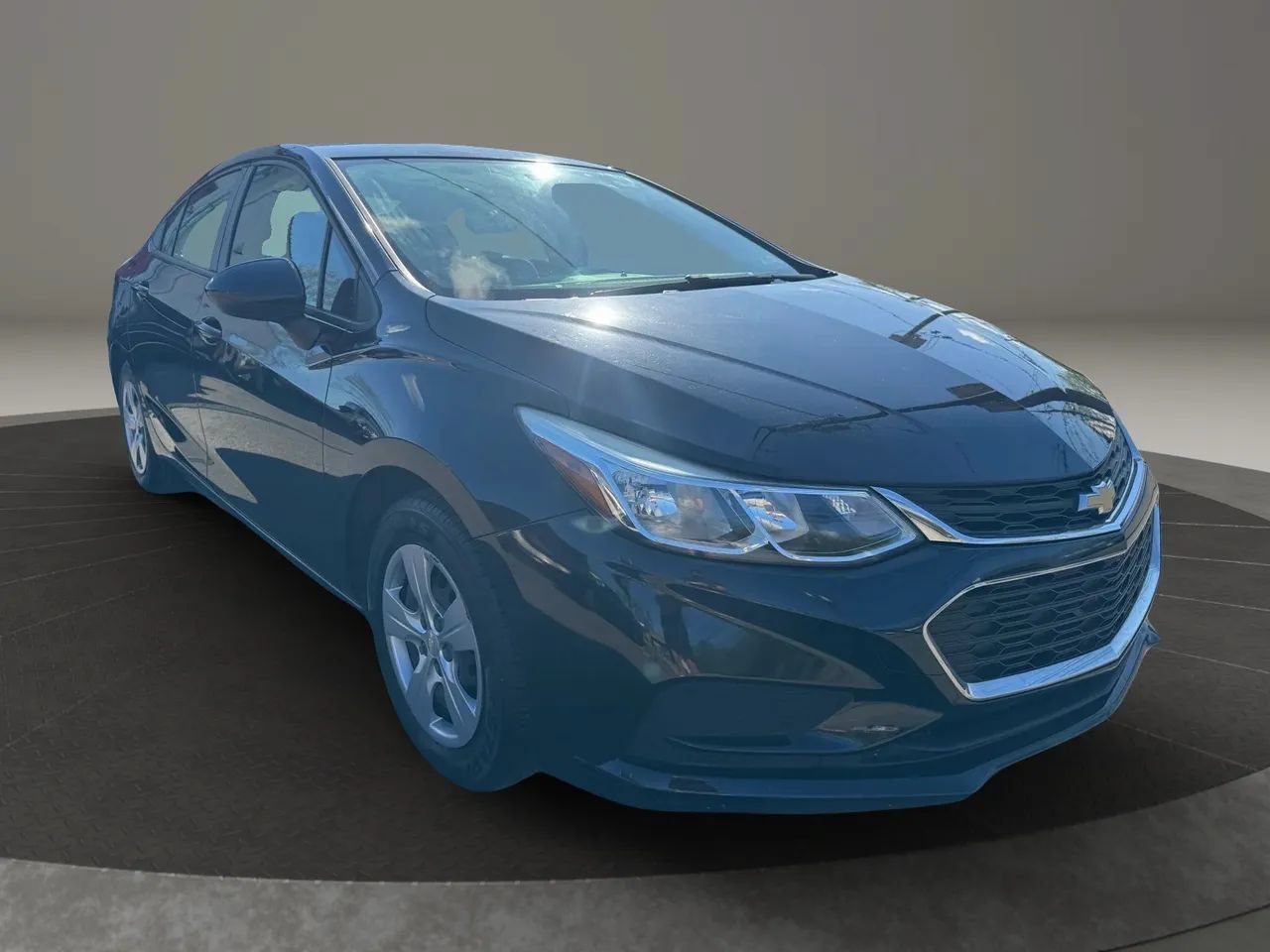 Used 2018 Chevrolet Cruze LS FWD image 3