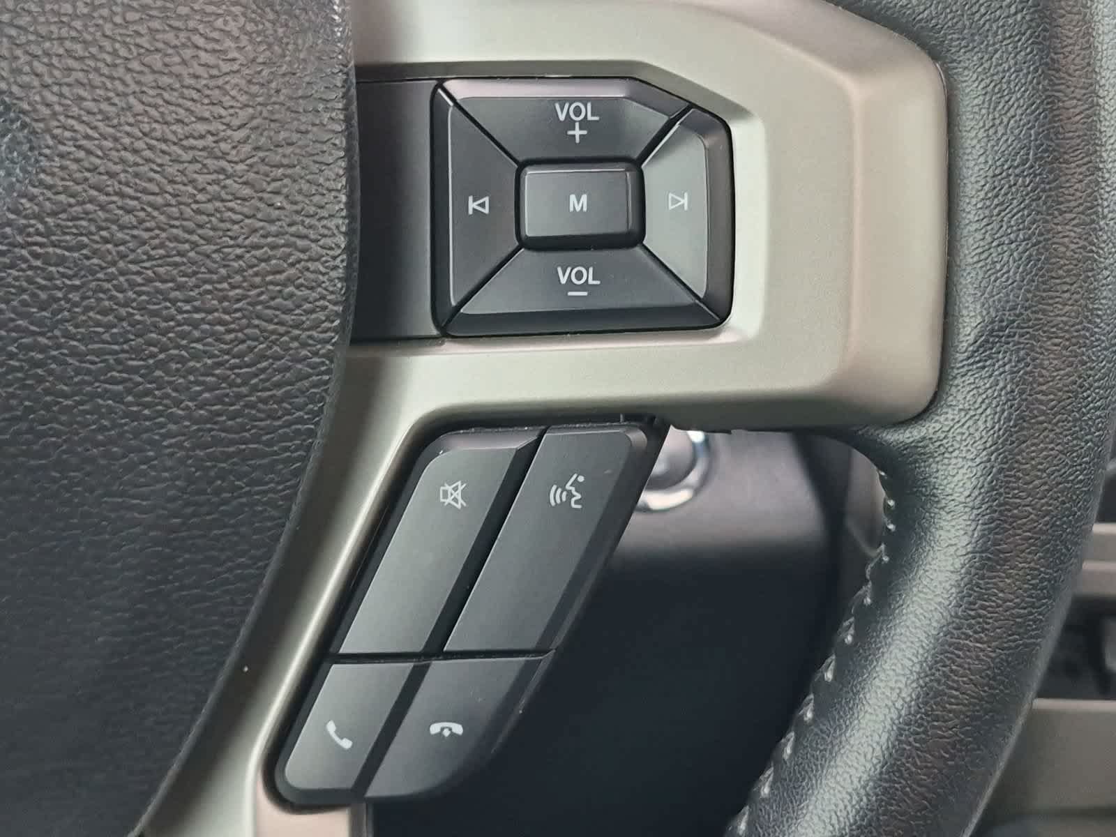 Used 2022 Ford F250 Lariat w/ Black Appearance Package AWD/4WD image 26