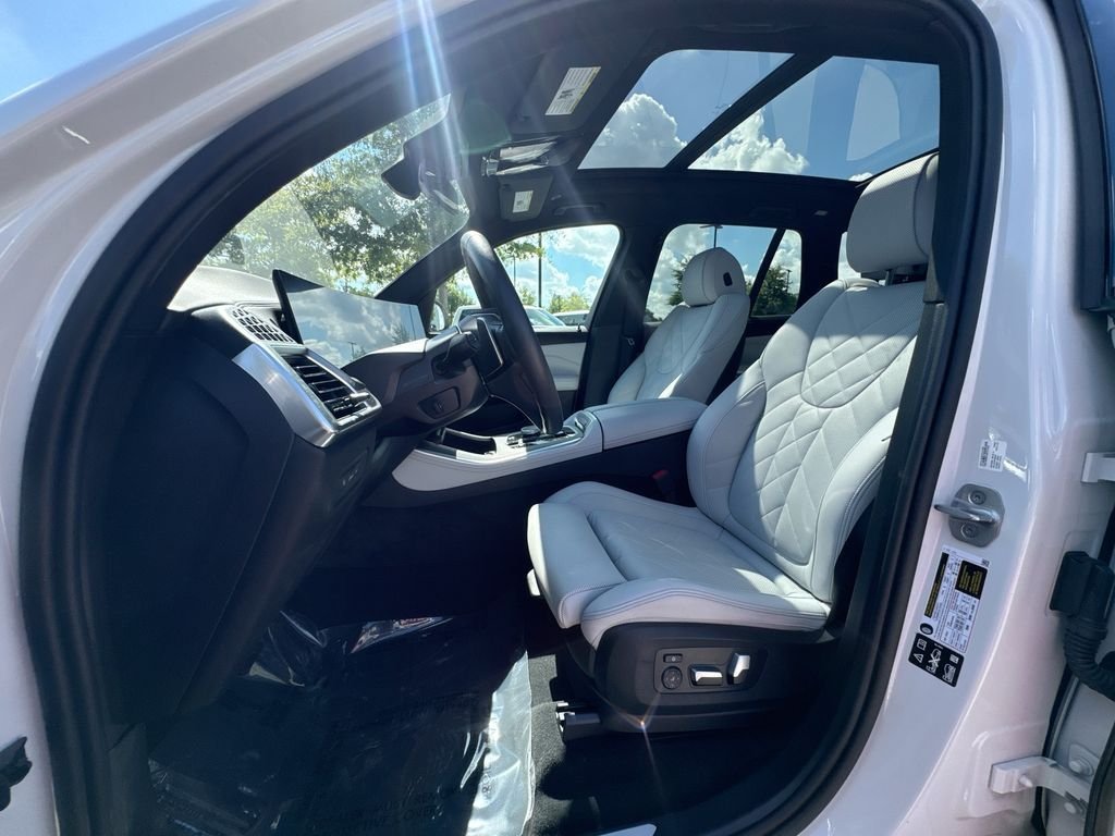 Used 2025 BMW X5 xDrive40i w/ Premium Package AWD/4WD image 19