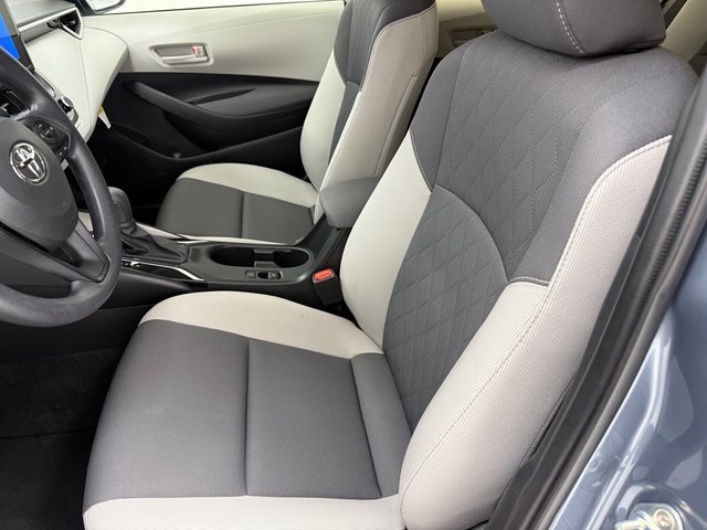 Used 2025 Toyota Corolla LE image 26