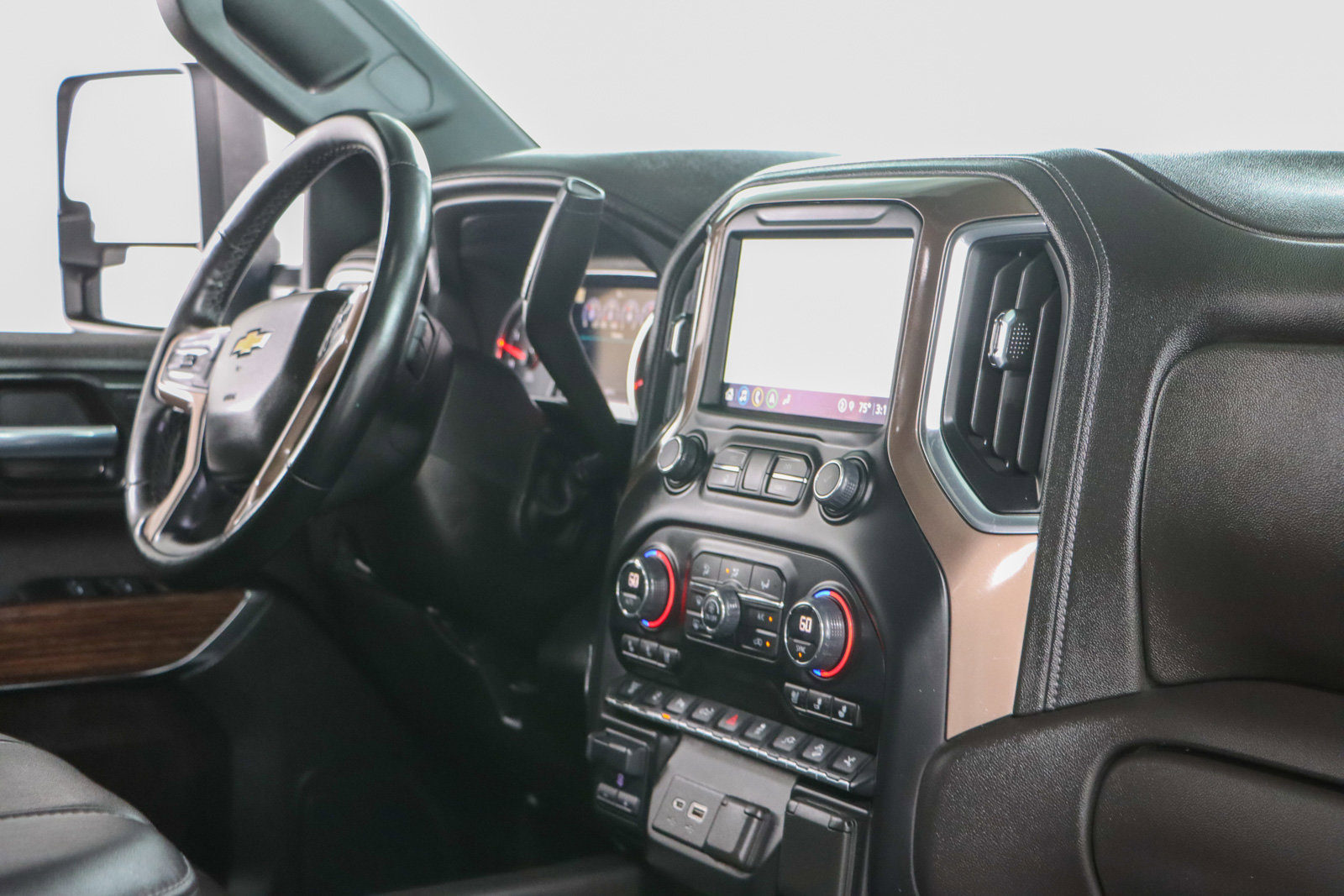 Used 2023 Chevrolet Silverado 2500 High Country w/ Z71 Off-Road Package image 29