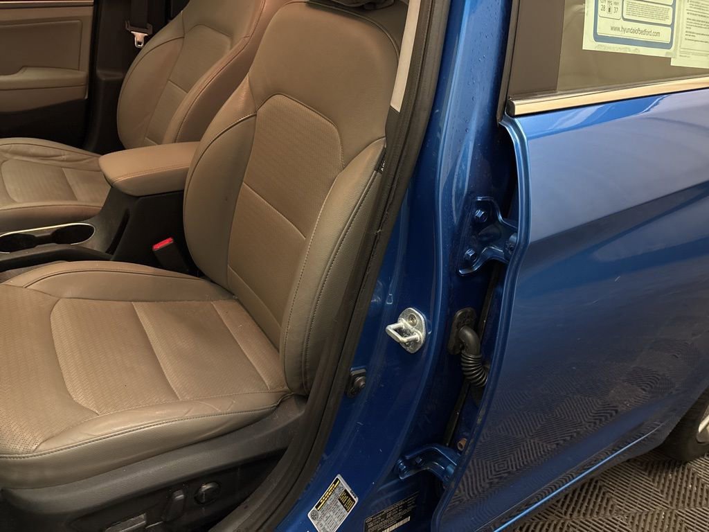 Used 2017 Hyundai Elantra Limited image 12