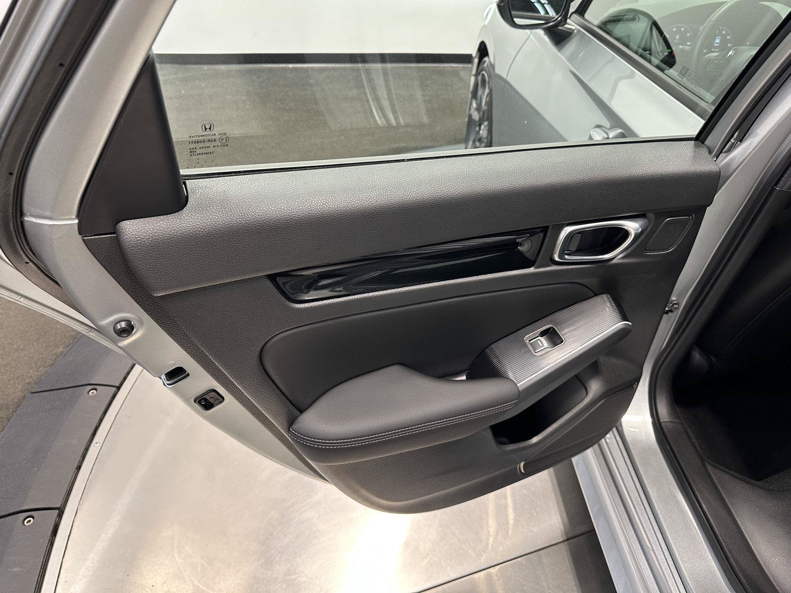 Certified 2025 Honda Civic Sport Touring image 27