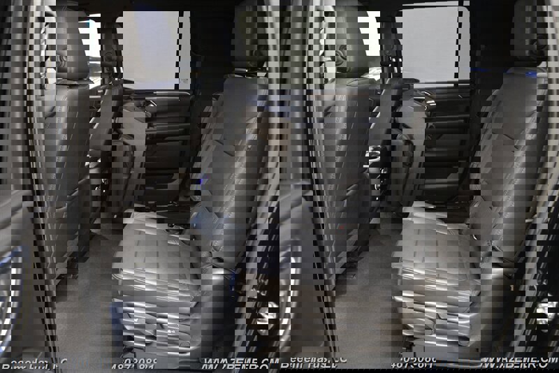 Used 2021 Chevrolet Suburban LT RWD image 22