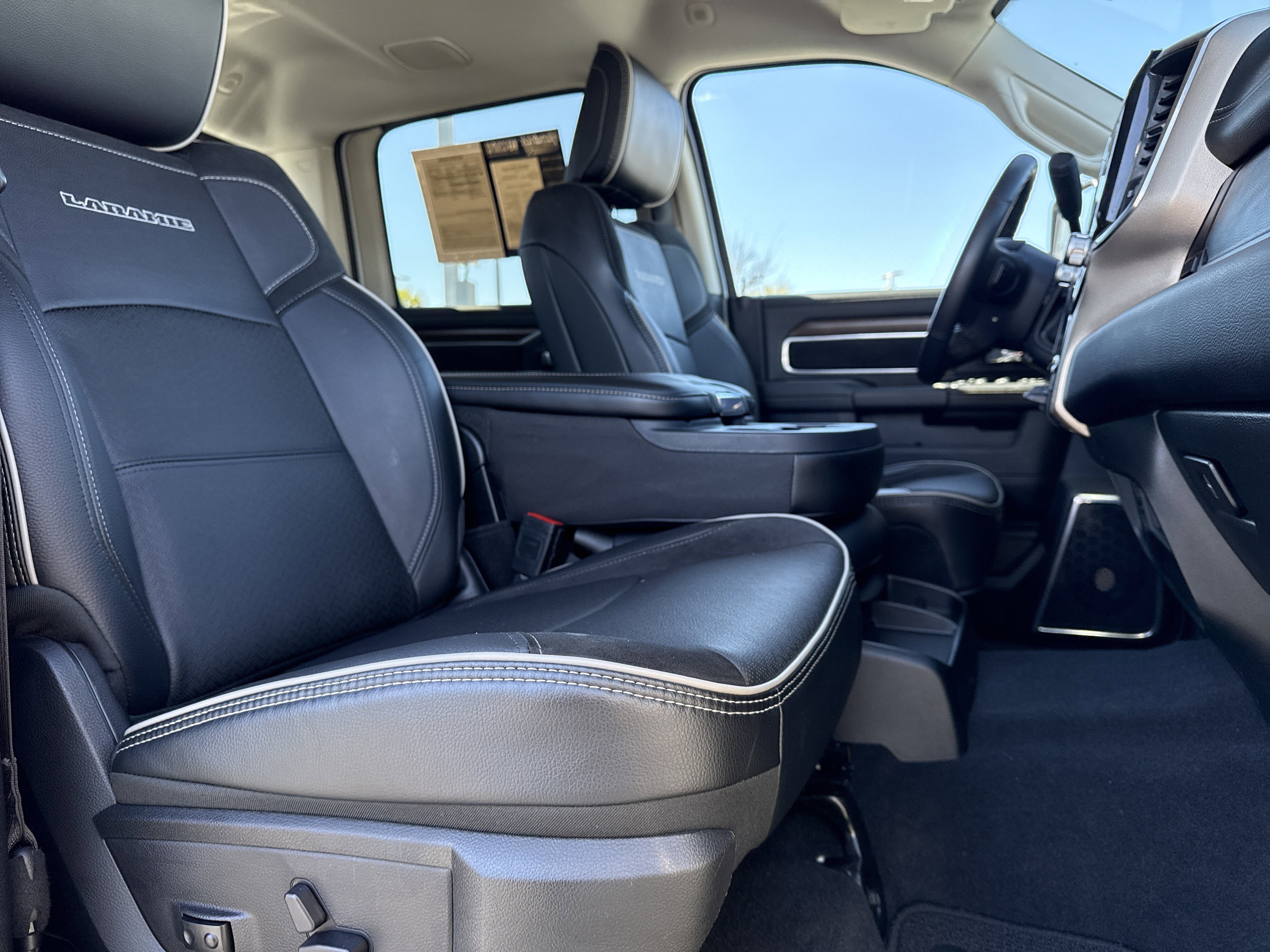 Used 2024 RAM 2500 Laramie w/ Safety Group image 32