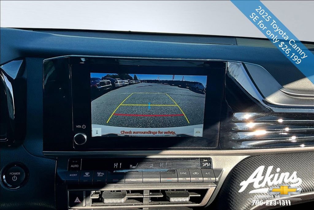 Used 2025 Toyota Camry SE image 12