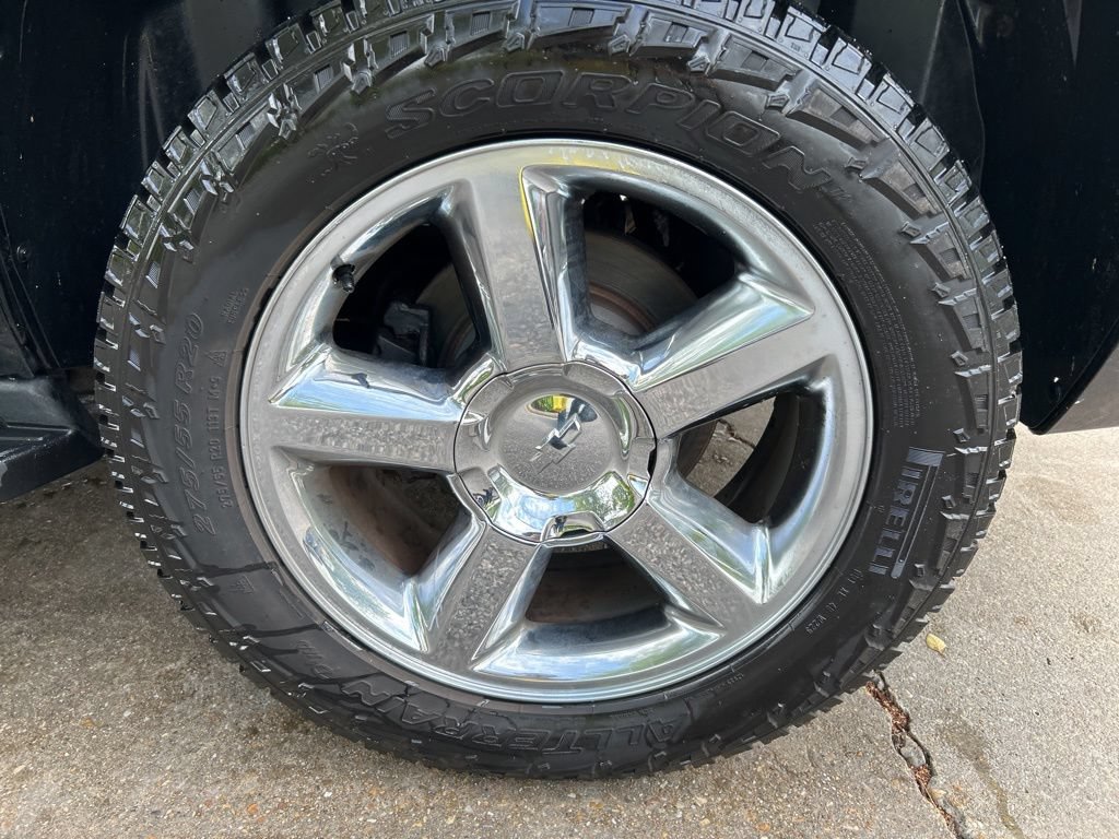 Used 2013 Chevrolet Tahoe LTZ AWD/4WD image 5