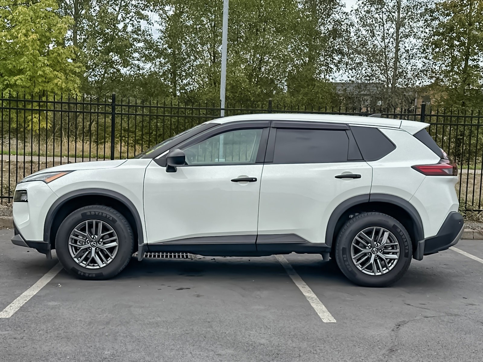 Used 2022 Nissan Rogue S image 7