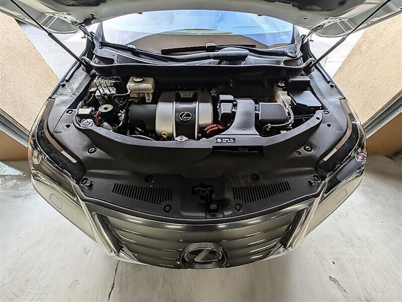 Used 2018 Lexus RX 450h AWD w/ Premium Package image 17