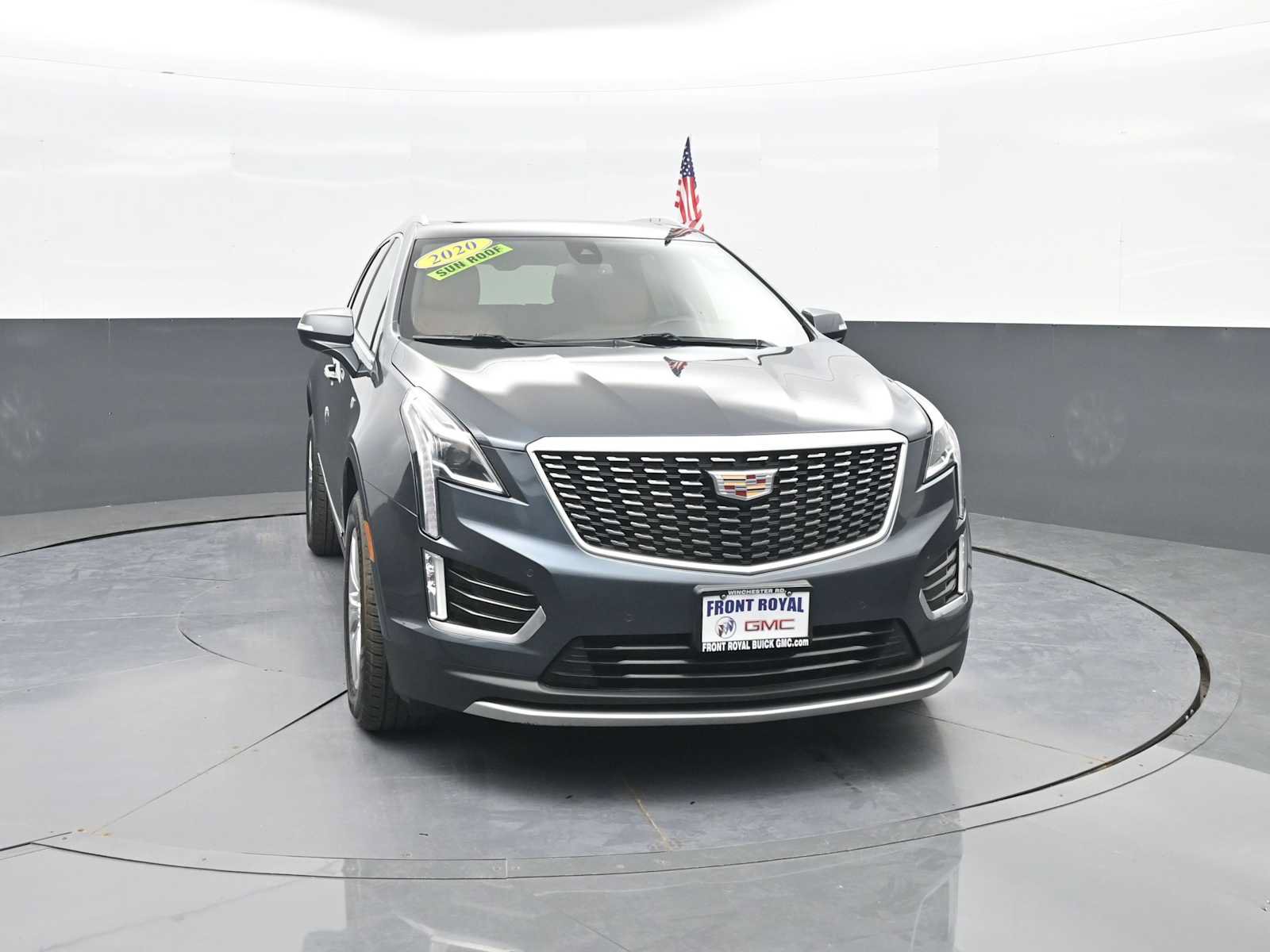 Used 2020 Cadillac XT5 Premium Luxury AWD/4WD image 2