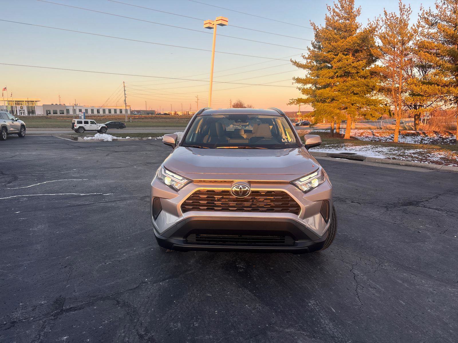 Used 2025 Toyota RAV4 XLE video 2