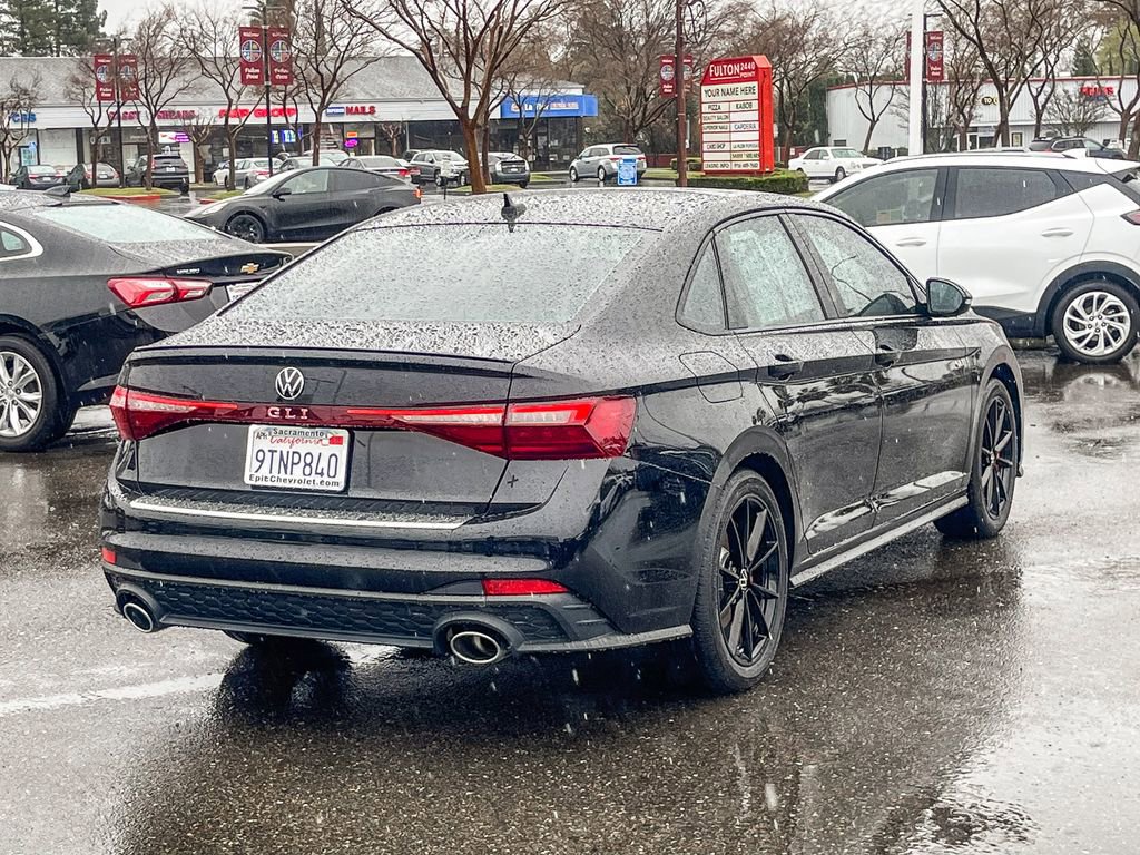 Used 2025 Volkswagen Jetta GLI Autobahn image 4