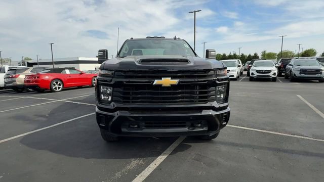Used 2025 Chevrolet Silverado 2500 Custom w/ Custom Value Package AWD/4WD image 3