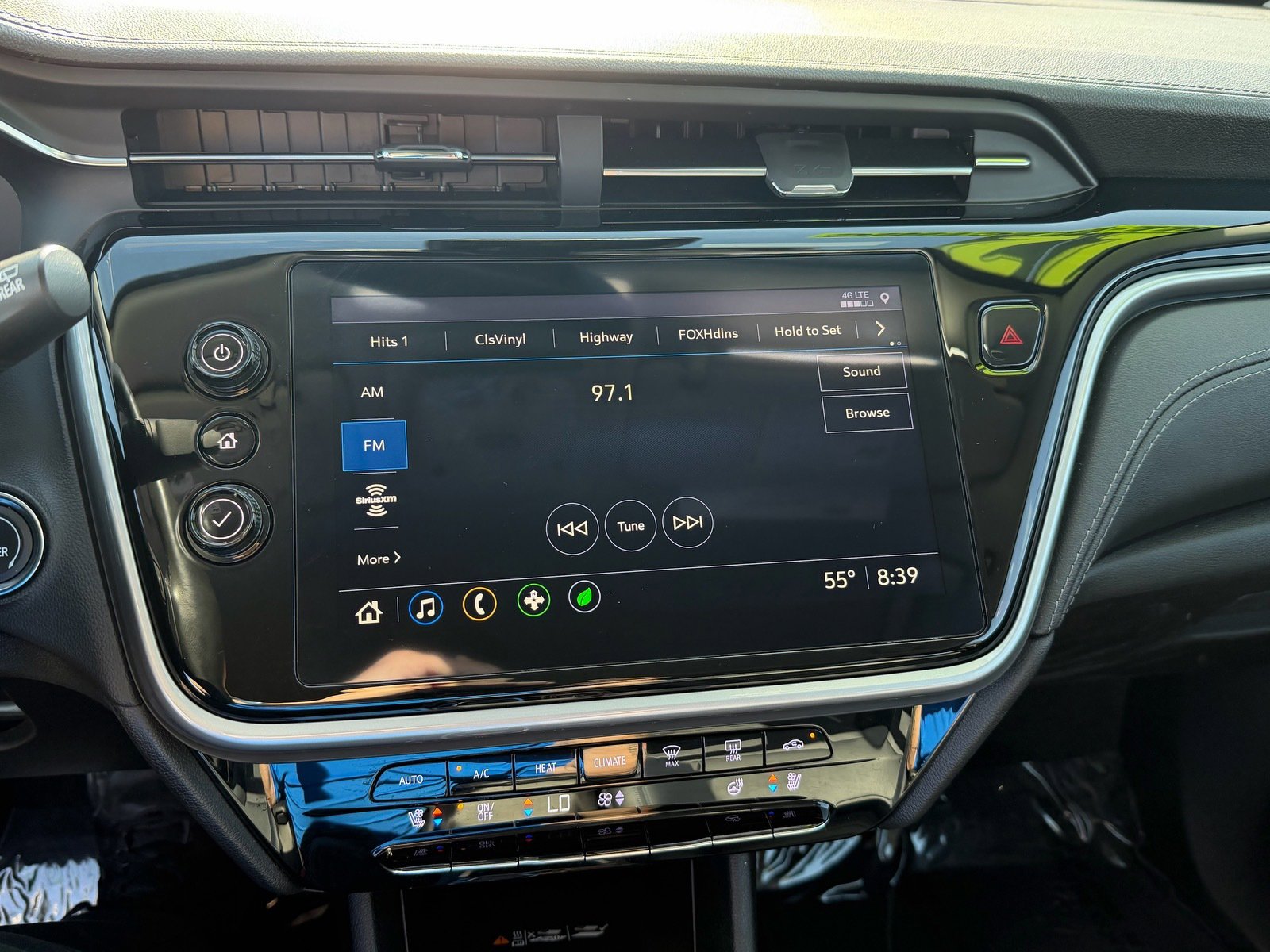 Used 2022 Chevrolet Bolt EUV LT w/ Convenience Package FWD image 10