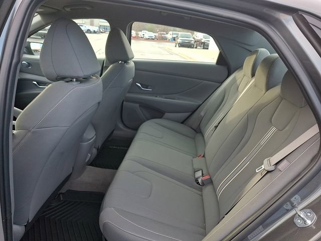 Used 2024 Hyundai Elantra Blue image 10